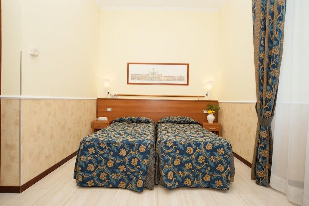 Windrose Hotell 3*