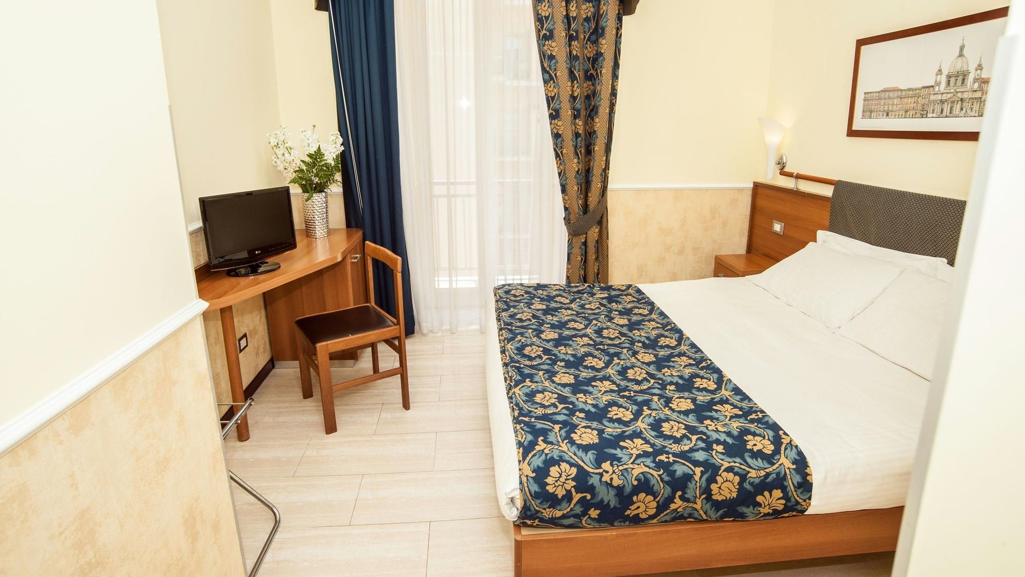 Windrose Hotel